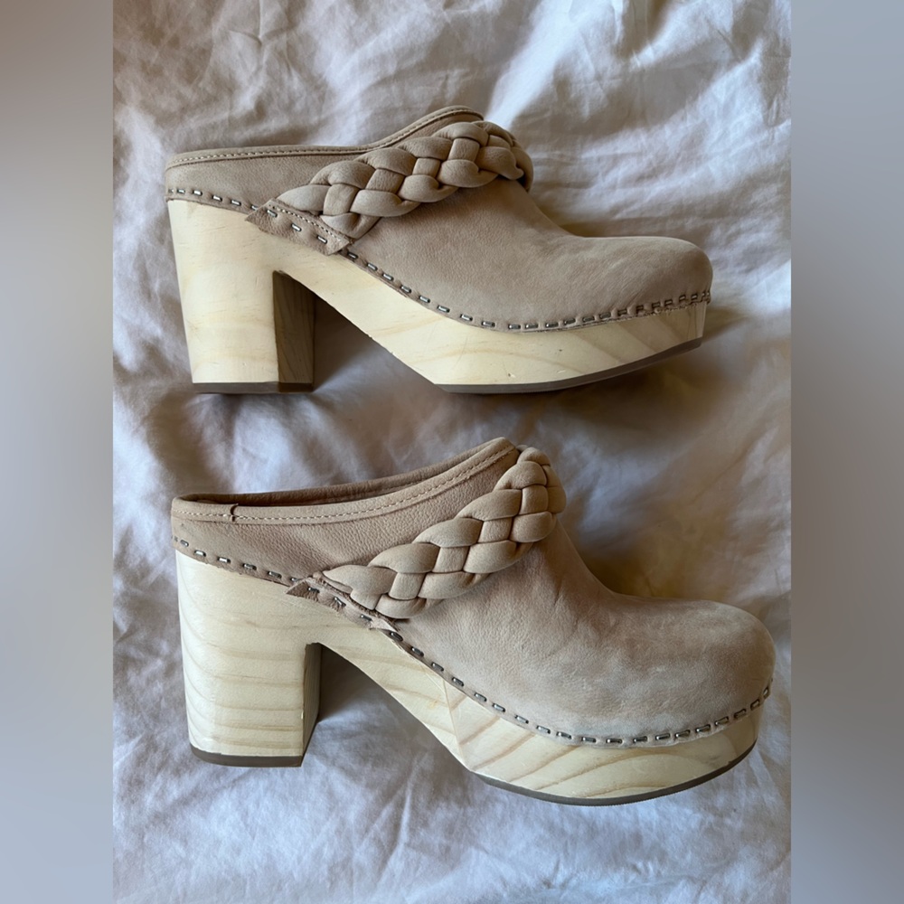 Dolce Vita Wooden Clogs - Picture 2 of 5